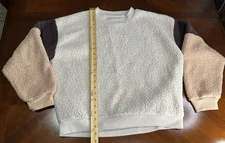 American Eagle Outfitters Fuzzy Sweatshirt Sweater Women's Size M/Medium