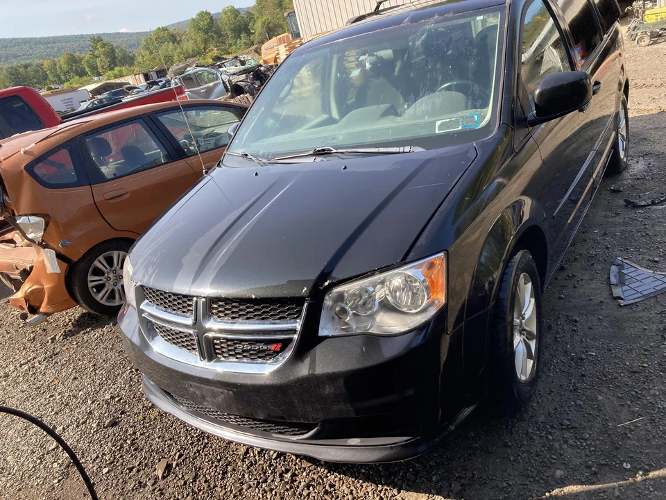 16 DODGE CARAVAN Crossmember/cradle/undercarria (NO SHIPPING) - Image 2 of 4