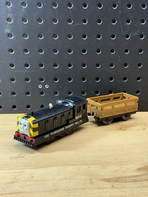 Mavis Thomas & Friends Tank Trackmaster Tomy Motorized Train With Cargo Car
