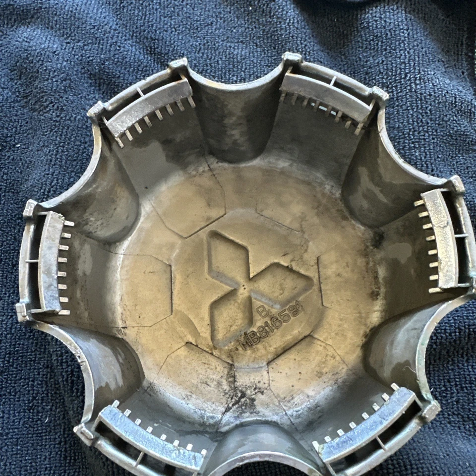 Tapacubos tapacubos Mitsubishi Montero MB816581 Foto 4 de 4