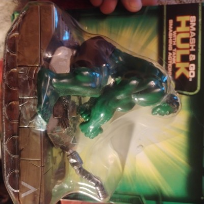 2003 MARVEL HULK SMASH & GO : WITH TANK SMASHING  ACTION