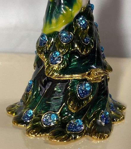 3.75" PEACOCK enamel and crystal Hinged Trinket/Pill Box - Picture 7 of 11