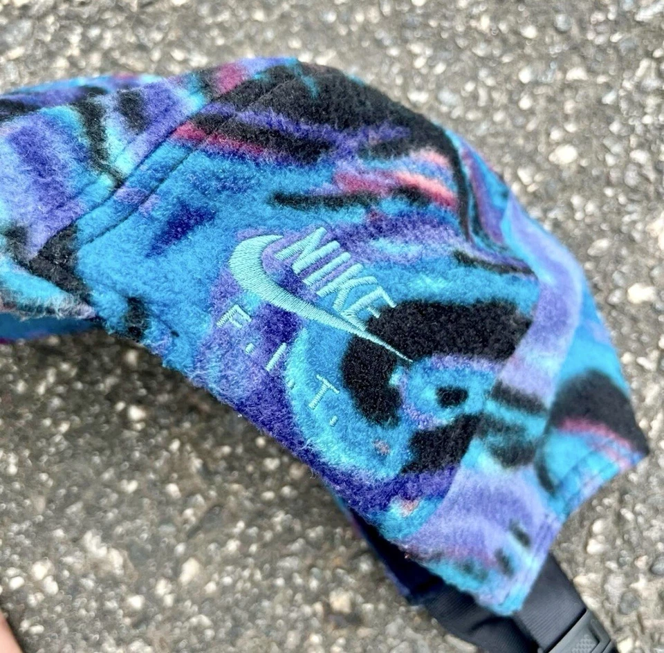 De Colección Nike Fit Polar Sombrero Estampado Completo AOP Remolino Geométrico Esquí Invierno Gorra de Pelota Foto 3 de 4