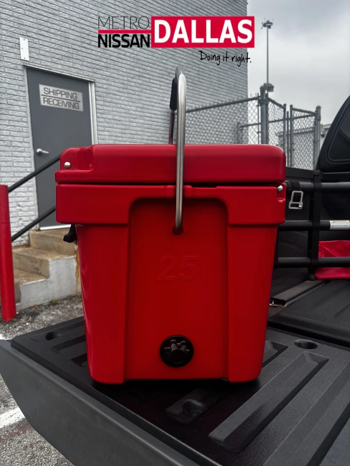 Caja de hielo T99C9-25QRD Nismo roja de 25 cuartos de galón - Nissan Foto 3 de 4