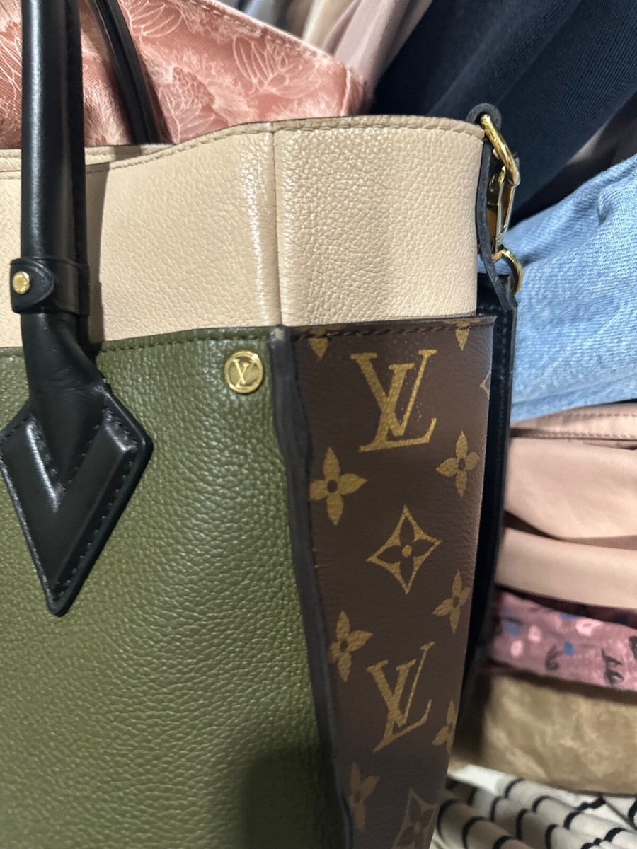 LOUIS VUITTON On My Side MM Laurier Tote bag M55302 Green LOUIS VUITTON On My Side MM Laurier Tote bag M55302 Green