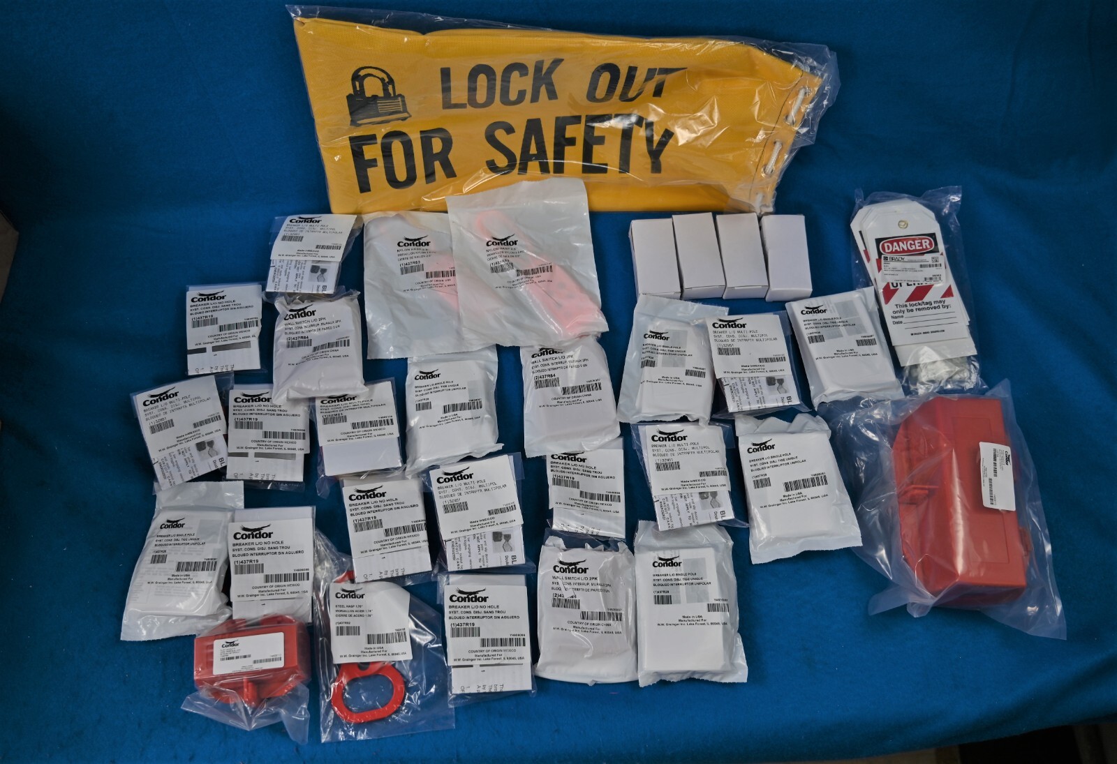 CONDOR 437R68 Lockout Kit Black/Yellow 9-3/4