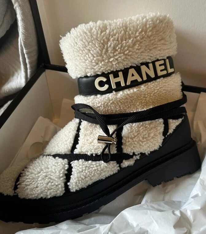 chanel fur boots