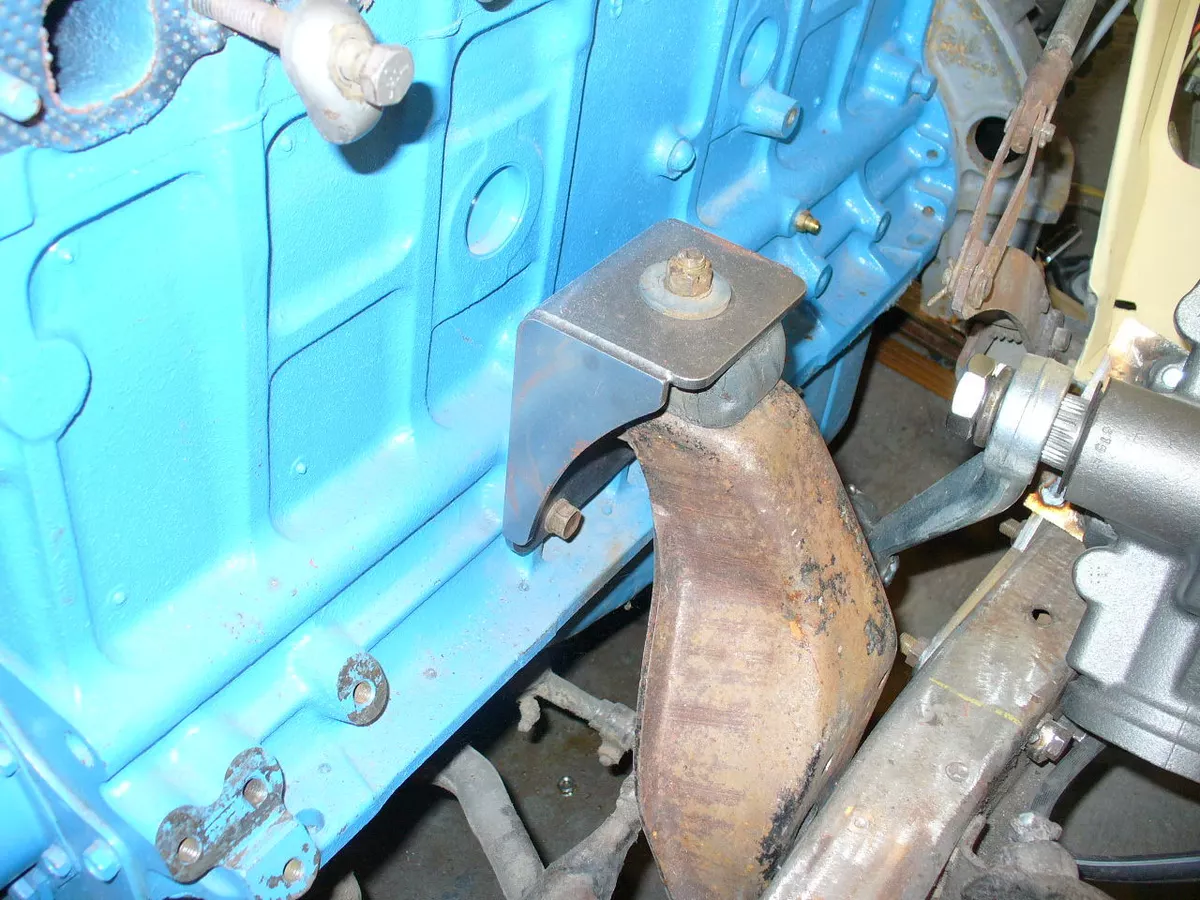 10061 1952 54 CHEVY CAR w 1958 62 235 261 ENGINE ADAPTER SIDE