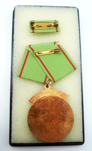 east german DDR police medal order Ehrenzeichen Volkspolizei Sign Of Honor clasp - Imagen 2 de 4