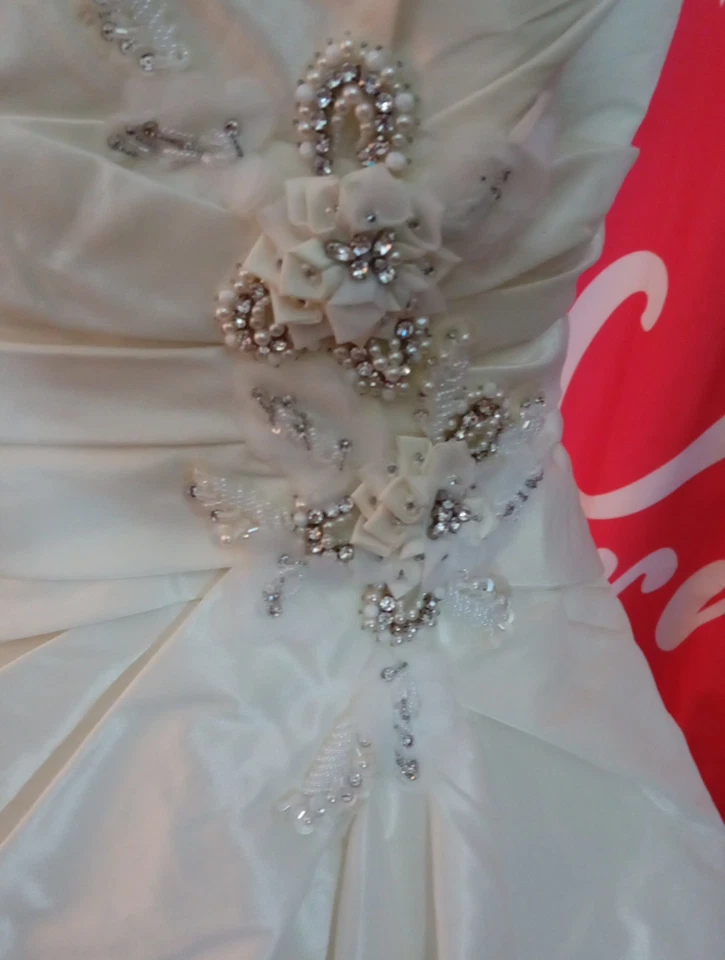 Wedding Dress size 12 ivory taffeta Benjamin Roberts, check measurements, R - Image 3 of 4