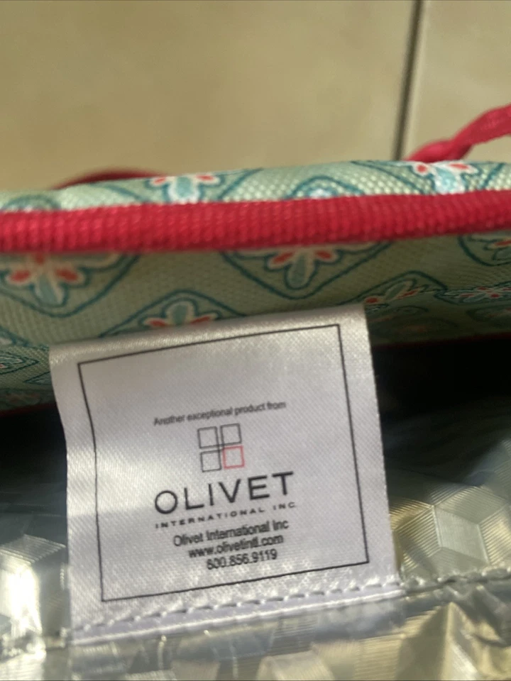 Bolsa de almuerzo aislada Pioneer Woman en prados de jardín con botella aislante a juego Foto 4 de 4