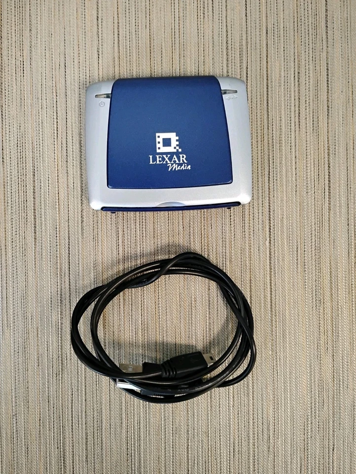 Lexar Media RW018 USB 2.0 High Speed Convenient Size Multi-Card Reader - Image 3 of 3