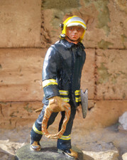 Collection "SOLDATS du FEU":  POMPIER de HELSINSKI en Tenue de Feu , 2003..no 88