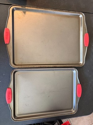 2 Bakken Swiss Cookie Sheets Non-Stick, Stackable Baking Pans