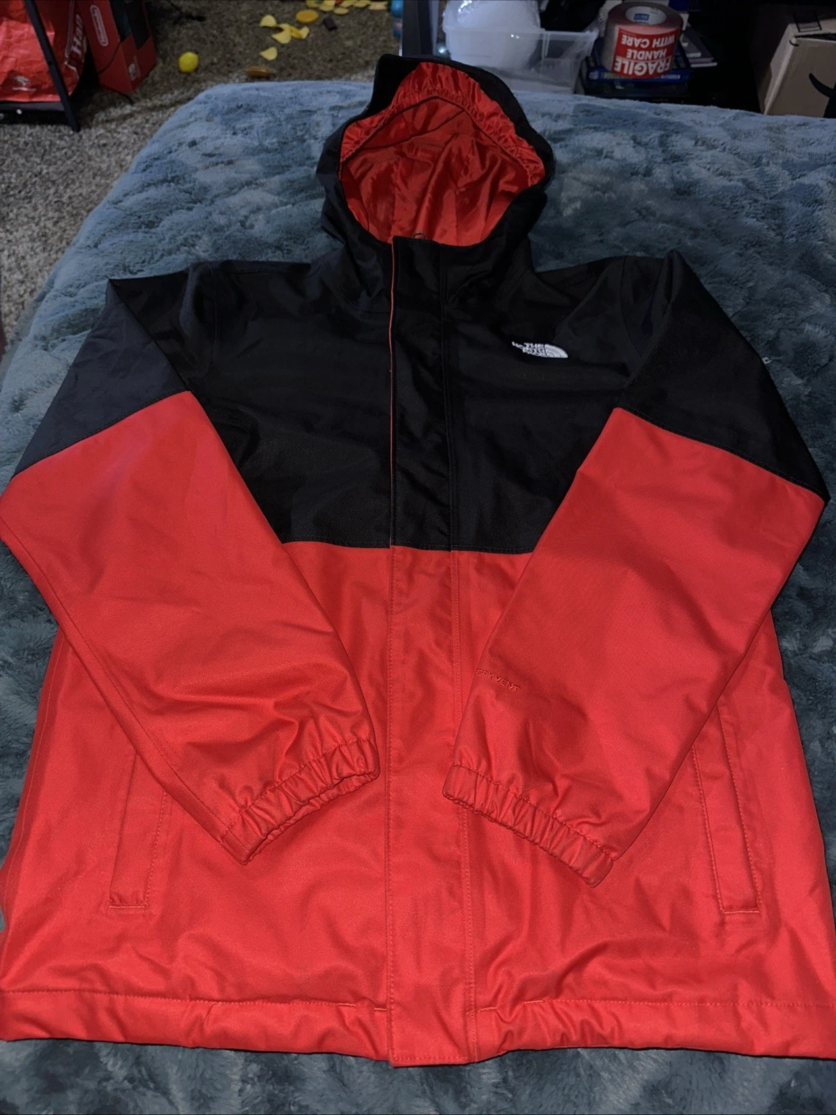 The North Face Boys Size L 14/16 Red Black DryVent Mesh Lined Hooded Jacket