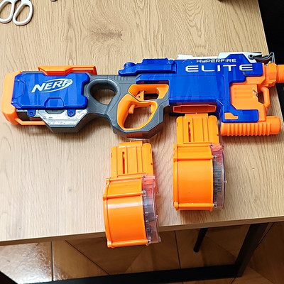 Nerf Ultra One mit 2 Trommelmagazinen