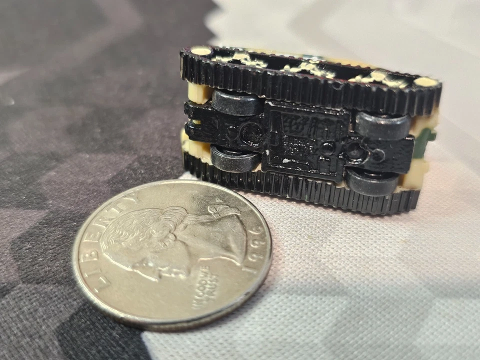 Micro Máquinas M4A3 Sherman Tank S1 Insiders con Mini Thunderbird Foto 3 de 4