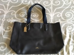 coach derby tote