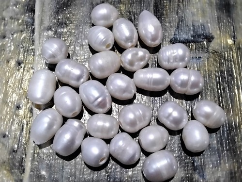 Nat Cultured Freshwater Pearl, 7-10x7-8mm, Oval, Cream, 1.8mm hole, 10 pcs. - Picture 3 of 3