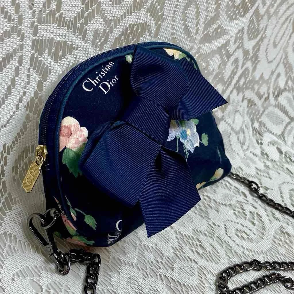 Pochette cosmétique gratuite Christian Dior bleue à fleurs   bandoulière 6,5 po x 4 po 2 po