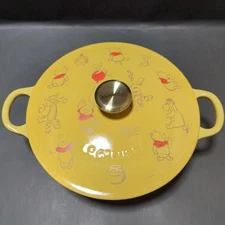 Le Creuset Winnie the Pooh Marmite 22cm Quince Yellow Light Gold Knob japan