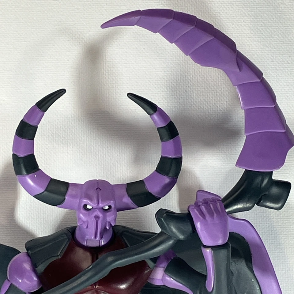 Boneco de ação Bakugan Deluxe Monster Battle Brawlers Reaper 9” com foice 2008 - Imagem 3 de 4