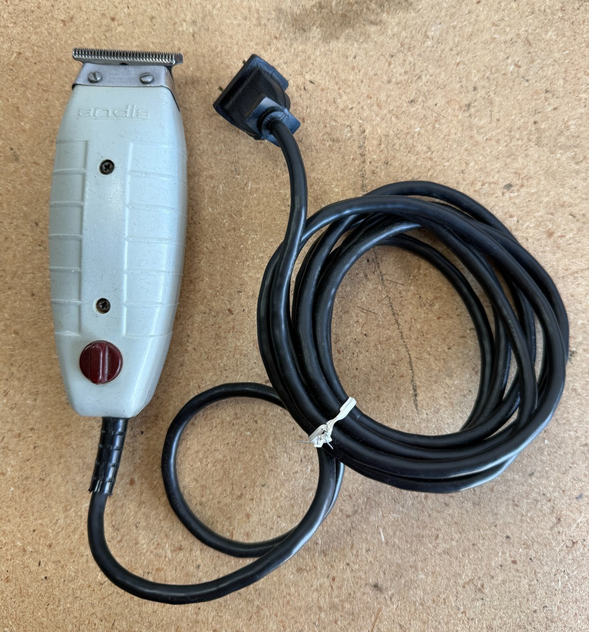 Andis T-Outliner Model G Professional T-Blade Trimmer Corded