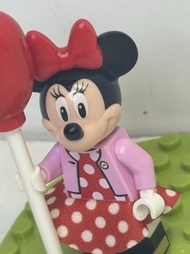 Lego Disney Castle Minfig. Minnie Mouse Red Polka Dot Dress,Red Bow,Pink Sweater