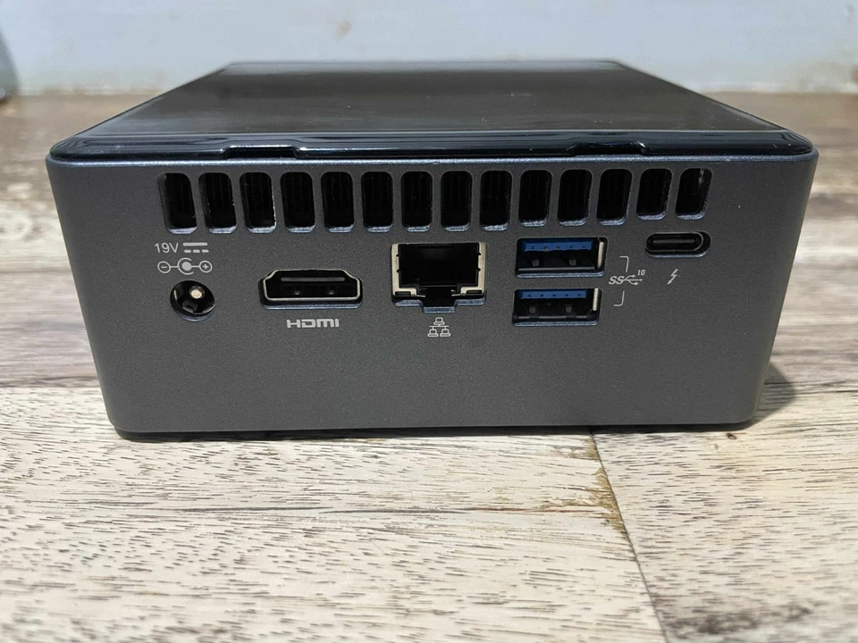 Intel NUC 8, i3 - BOXNUC8i3BEH4 - 16GB DDR4, 240GB SSD, Windows 10 Pro - image 3 of 4