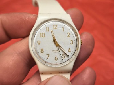 Swatch White Bishop GW164 Unisex Quarzuhr