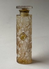Rene Lalique Flacon Cinq Fleurs for Forvil Circa 1924 France Floral Motif 4&rdquo;
