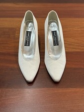 VINTAGE STUART WEITZMAN "Corniche" Ivory Satin Mid Heel Pumps Bow Size 7 B