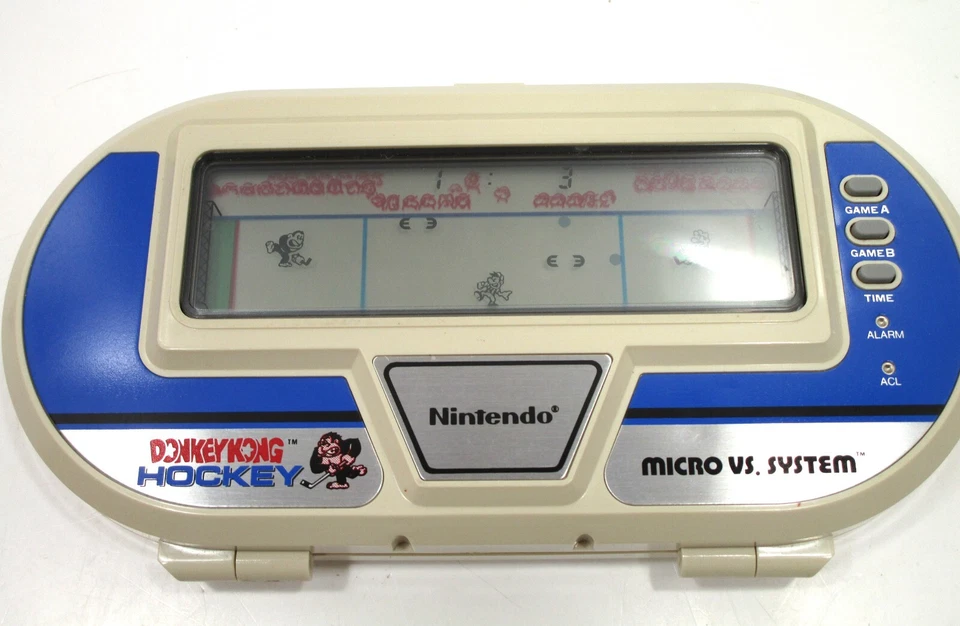 Juego y reloj Nintendo vintage Micro VS. System DonkeyKong Hockey 1984 HK-303 Foto 3 de 4