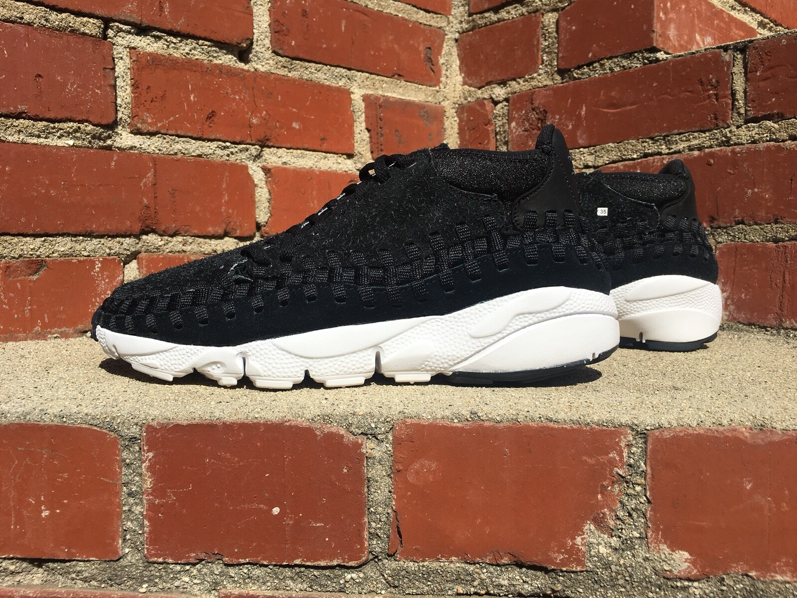 nike woven black
