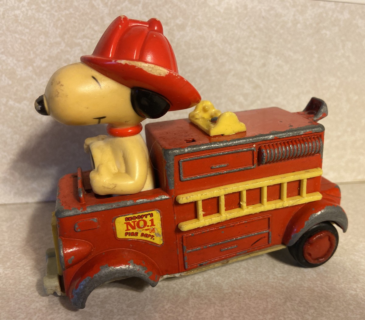 Vintage Peanuts Snoopy's Fire Truck Aviva Die Cast Metal Toy