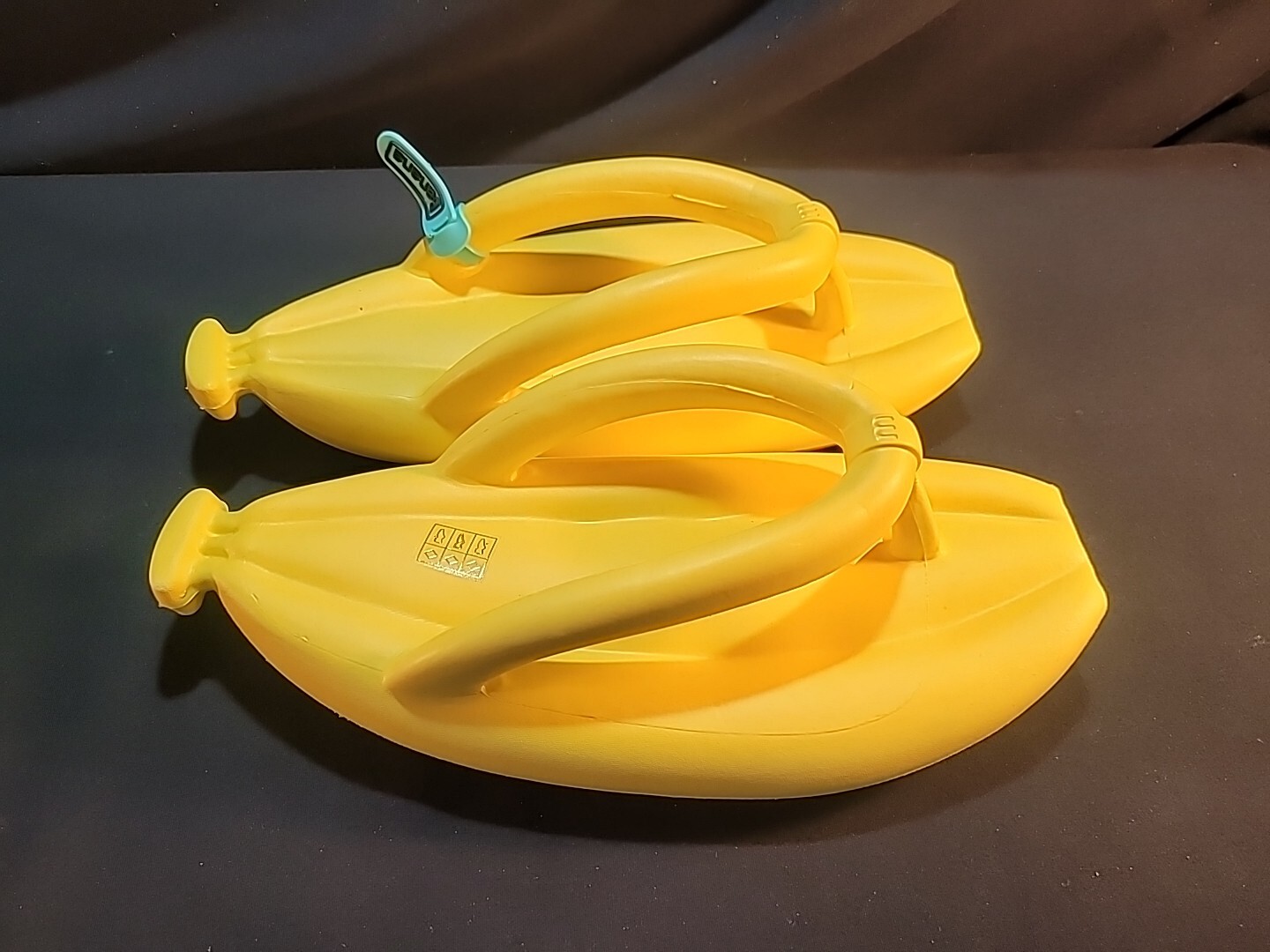 PANTOFOLA D’ORO Infradito giallo brillante a forma di banana uniche e insolite spesse e confortevoli