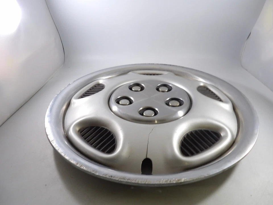 Cubierta de rueda tapacubos 4472032 OEM 1991 1992-1993 Dodge Grand Caravan Daytona 15" Foto 3 de 4