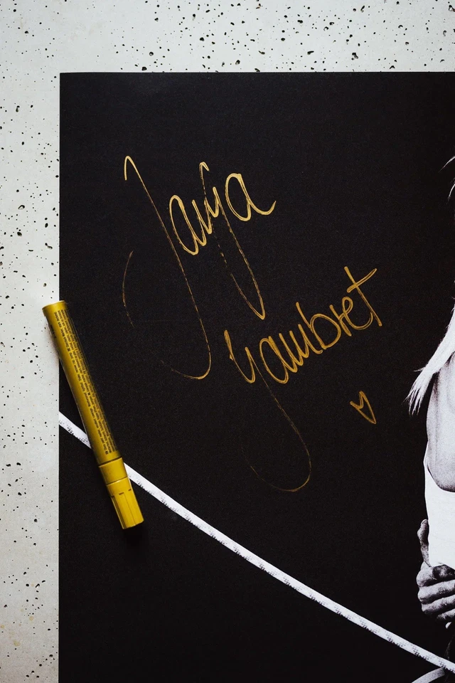 Póster firmado Janja Garnbret y Brooke Raboutou EDICIÓN LIMITADA Foto 4 de 4