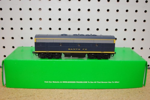 Locomotora diésel Bowser 691-3328 Santa Fe Freight F9-B HO (2) | Condition: Used