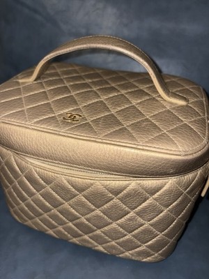 CHANEL Gold Quilted Diamond Vanity Top Handle Bag Logo Accent Women Classic
