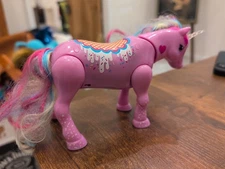 Little Pets 5x6 Sugardust My Dancing Unicorn Music And Moves And Horn Lights Up