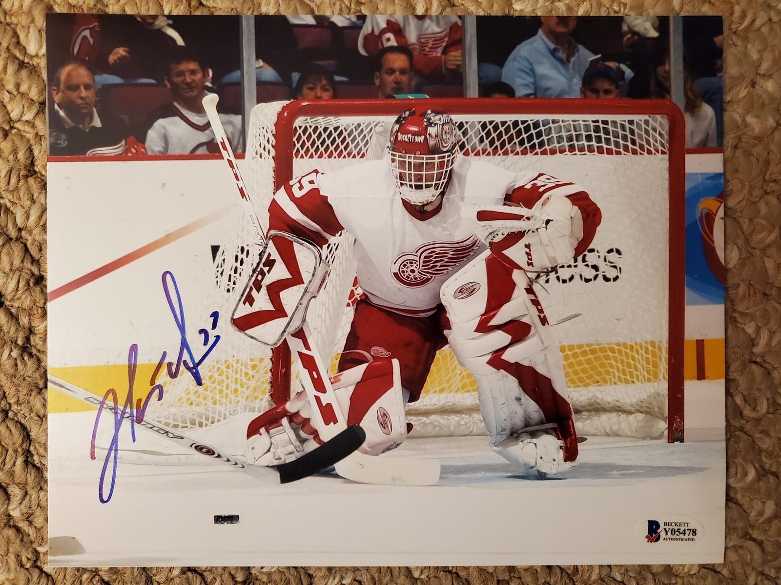 Photo Dédicacée Dominik Hasek – Detroit Red Wings – Format 8x10 Avec Certificat