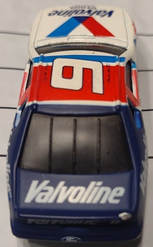 1992 Road Champs #6 Valvoline Mark Martin Ford Thunderbird 1:64 Scale Diecast 🏁 - Picture 3 of 7