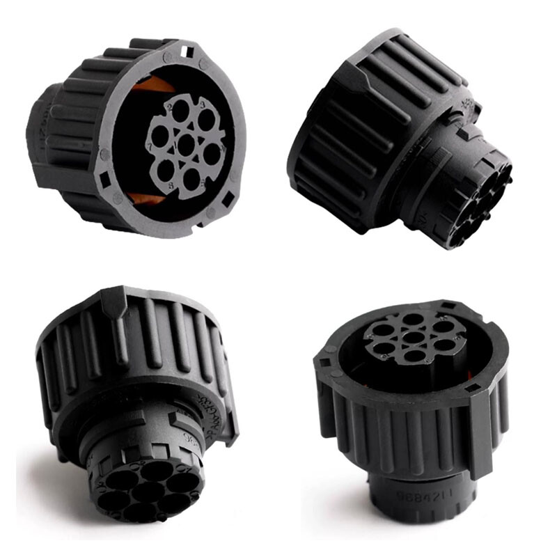 Lucy　4点 7 Hole 968421-1 Female Without Terminals AMP Automotive Rubber