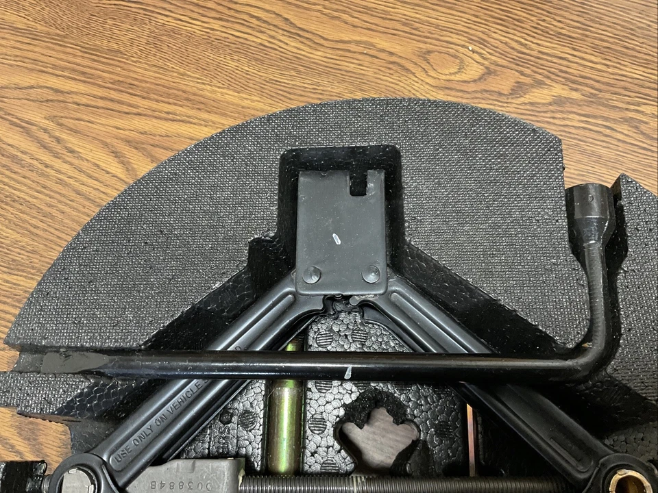 2010 2011 2012 2013 2014 Subaru Legacy Outback neumático de repuesto gato juego de herramientas de espuma!!!! Foto 4 de 4