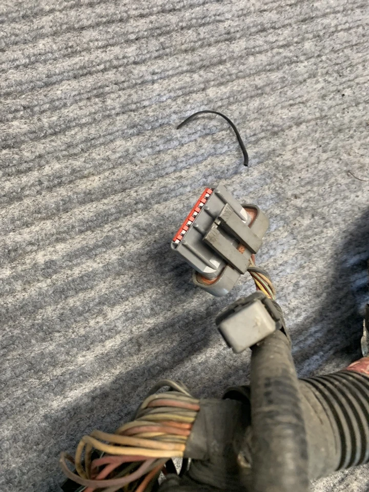 Ford Bronco 1994 bahía de motor arnés de cableado y caja de fusibles 5,0 5,8 L f4 TB-12A581-P260F Foto 4 de 4