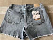 Seven7 Women's High Rise Weekend Short Fray Hem 5" inseam Size 12 NEW