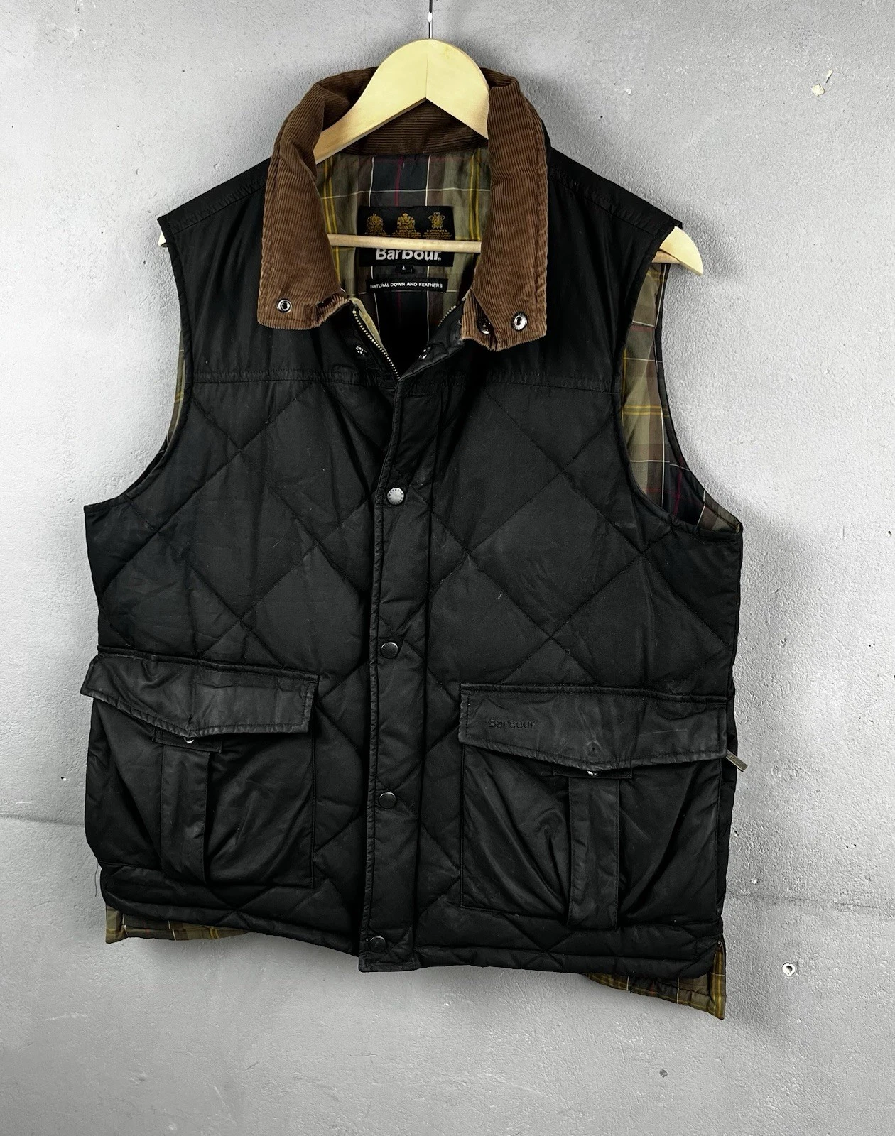 Barbour Waxed Vest Jacket Size L
Opens in a new window or tab