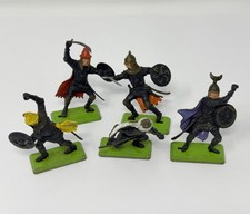 Vintage Lot of 5 Britains LTD Deetail Medieval 1971 Figures Mounted