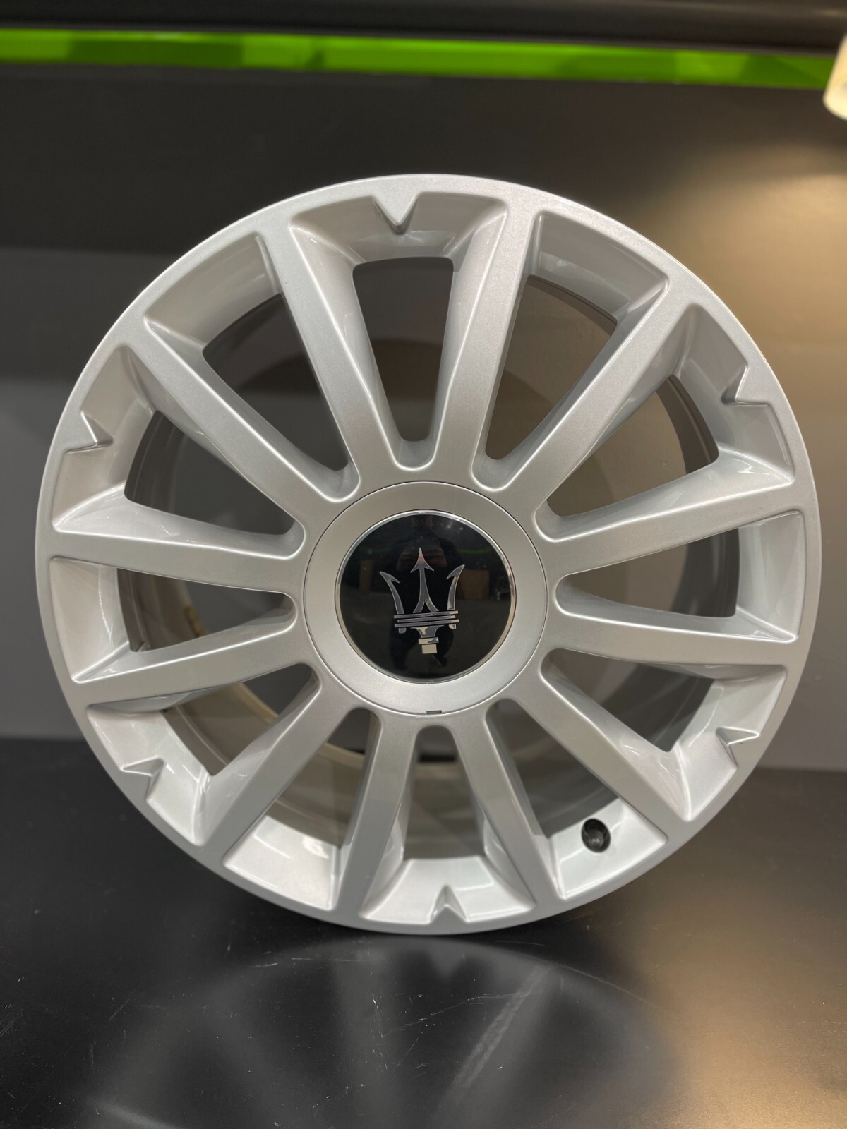 Maserati Ghibli 2013-2014 18"FRONT STOCK OEM WHEEL